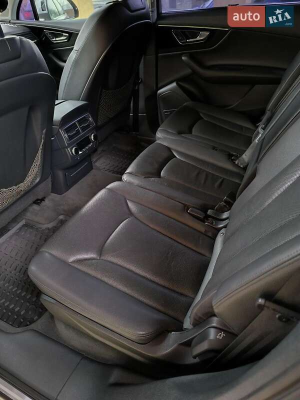 Внедорожник / Кроссовер Audi Q7 2015 в Приборжавском