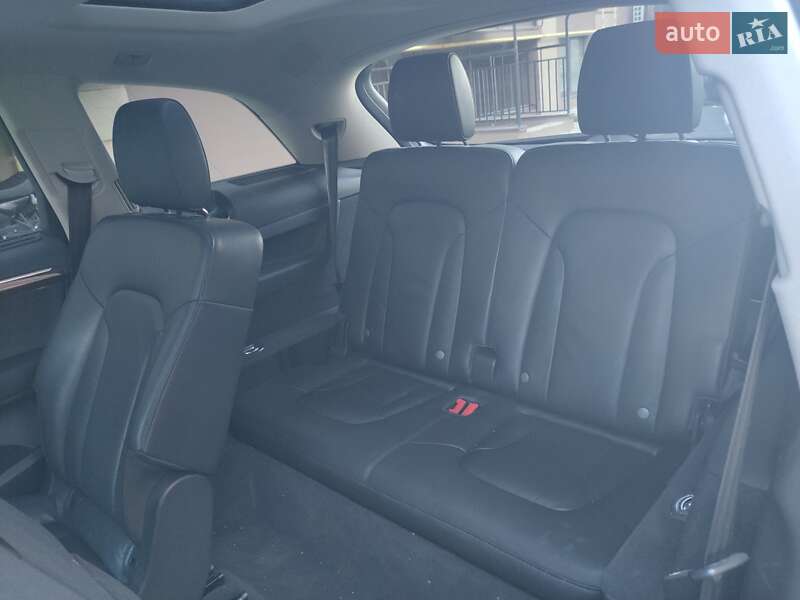 Позашляховик / Кросовер Audi Q7 2015 в Києві