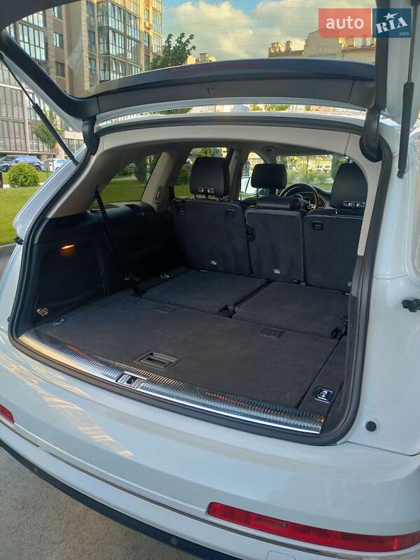 Позашляховик / Кросовер Audi Q7 2015 в Києві