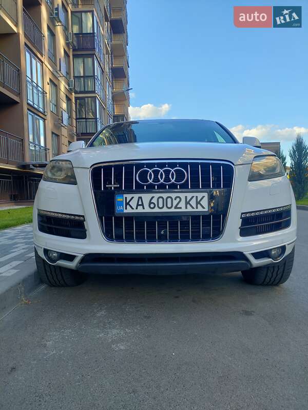 Позашляховик / Кросовер Audi Q7 2015 в Києві