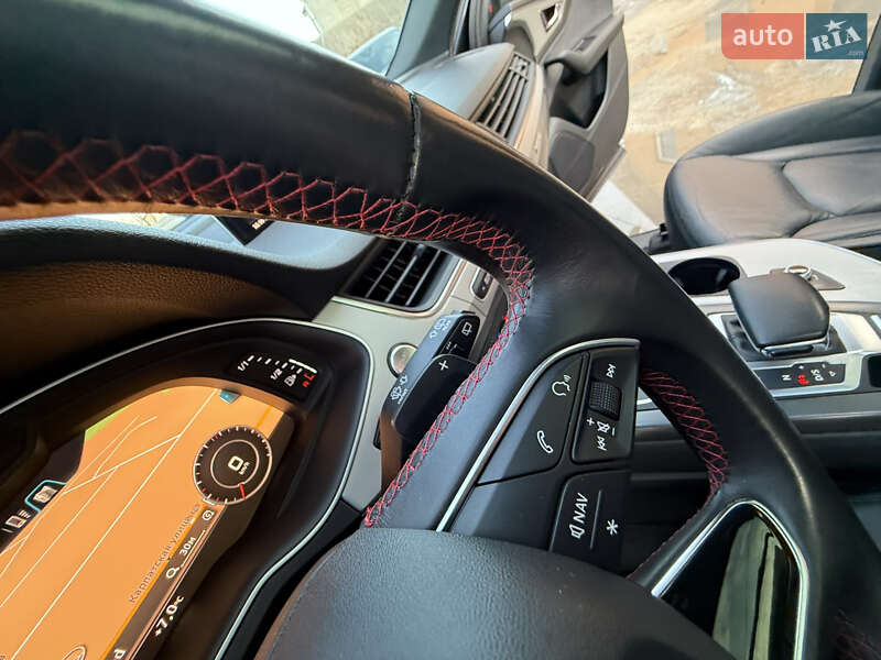 Внедорожник / Кроссовер Audi Q7 2015 в Коломые