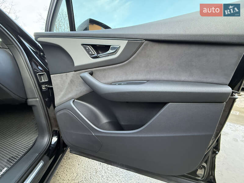 Внедорожник / Кроссовер Audi Q7 2015 в Коломые