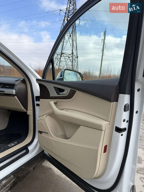 Позашляховик / Кросовер Audi Q7 2019 в Львові