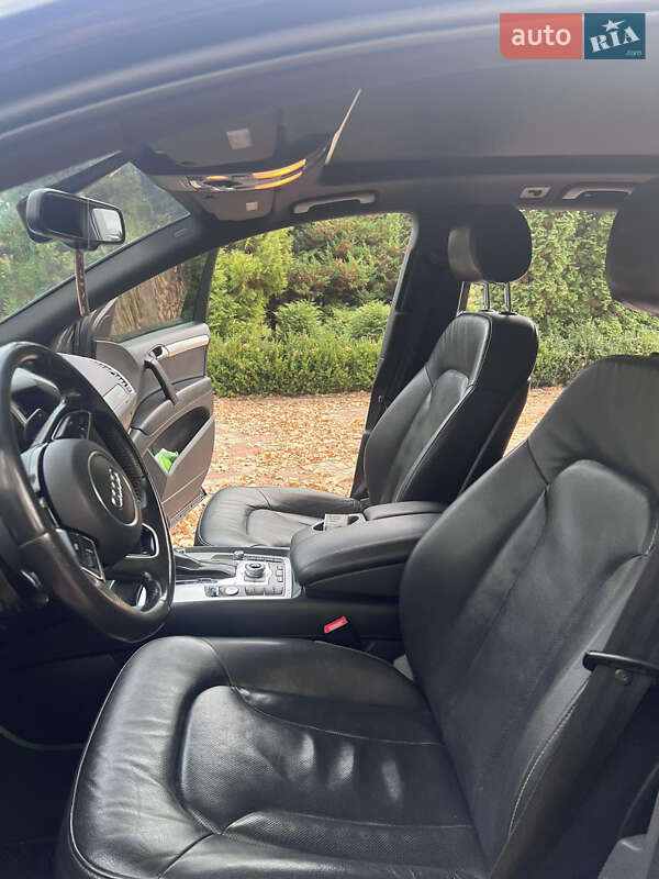 Позашляховик / Кросовер Audi Q7 2015 в Березному