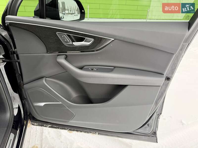 Позашляховик / Кросовер Audi Q7 2019 в Києві фото 45 Позашляховик / Кросовер Audi Q7 2019 в Києві