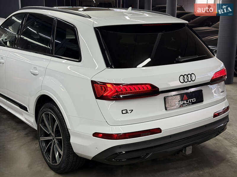 Позашляховик / Кросовер Audi Q7 2021 в Одесі фото 12 Позашляховик / Кросовер Audi Q7 2021 в Одесі