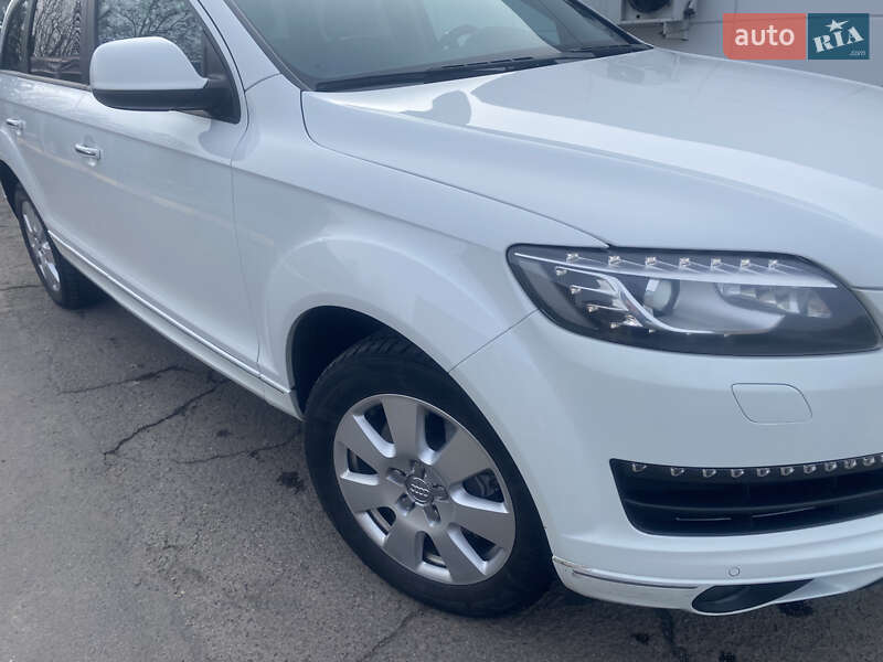 Позашляховик / Кросовер Audi Q7 2015 в Мукачевому
