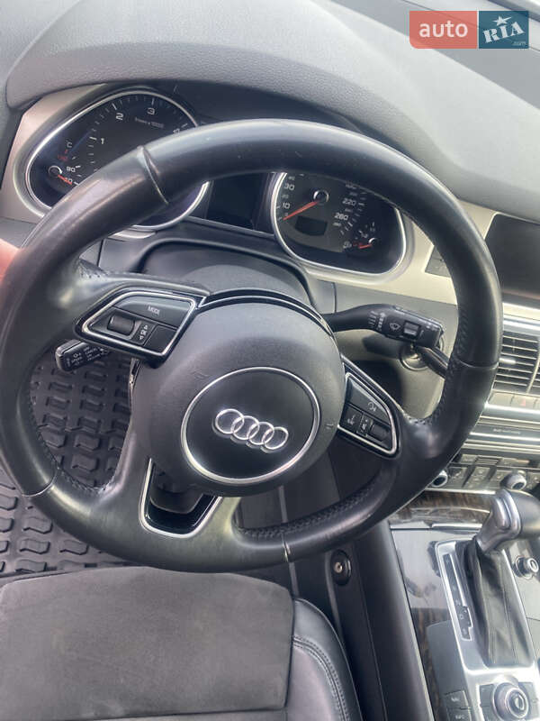 Позашляховик / Кросовер Audi Q7 2015 в Мукачевому