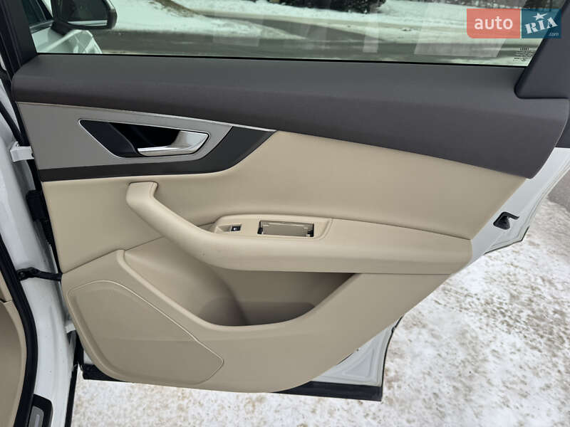 Позашляховик / Кросовер Audi Q7 2016 в Києві фото 14 Позашляховик / Кросовер Audi Q7 2016 в Києві