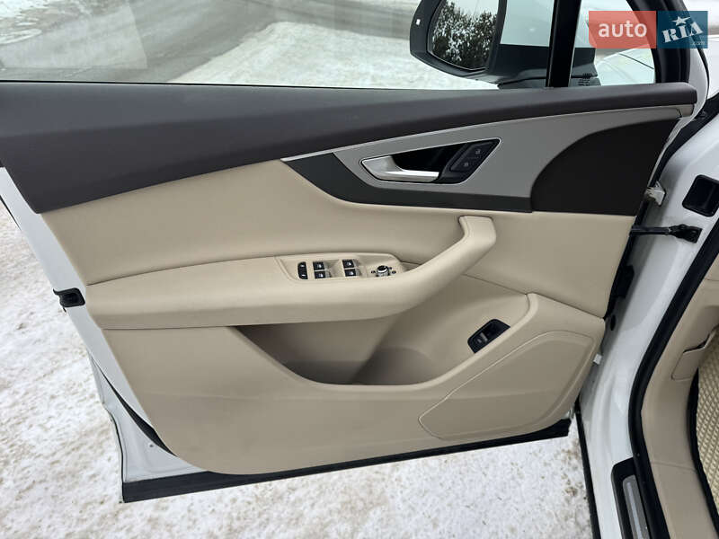 Позашляховик / Кросовер Audi Q7 2016 в Києві фото 20 Позашляховик / Кросовер Audi Q7 2016 в Києві