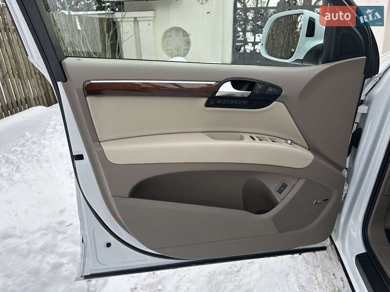 Позашляховик / Кросовер Audi Q7 2012 в Києві