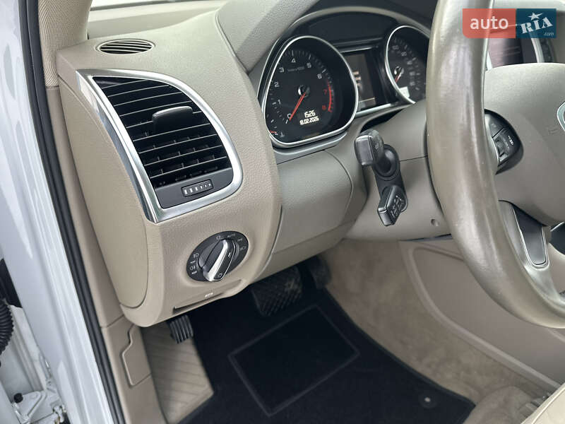 Позашляховик / Кросовер Audi Q7 2012 в Києві