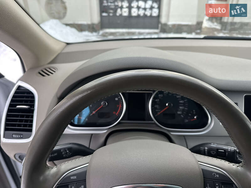 Позашляховик / Кросовер Audi Q7 2012 в Києві