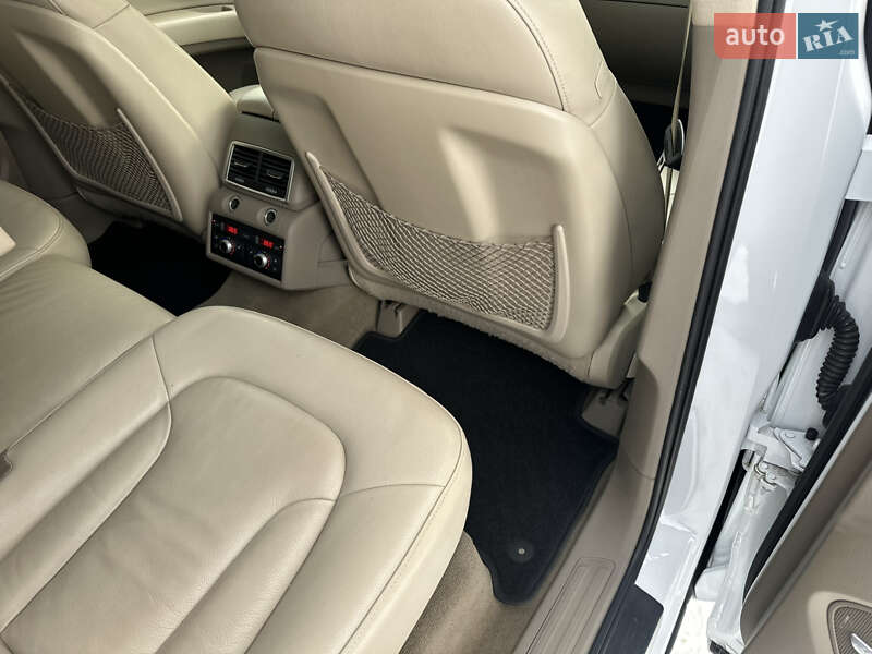 Позашляховик / Кросовер Audi Q7 2012 в Києві