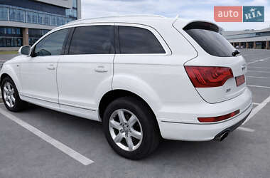 Внедорожник / Кроссовер Audi Q7 2015 в Хусте