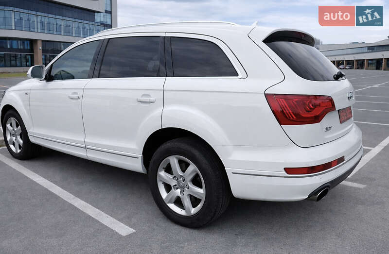 Внедорожник / Кроссовер Audi Q7 2015 в Хусте