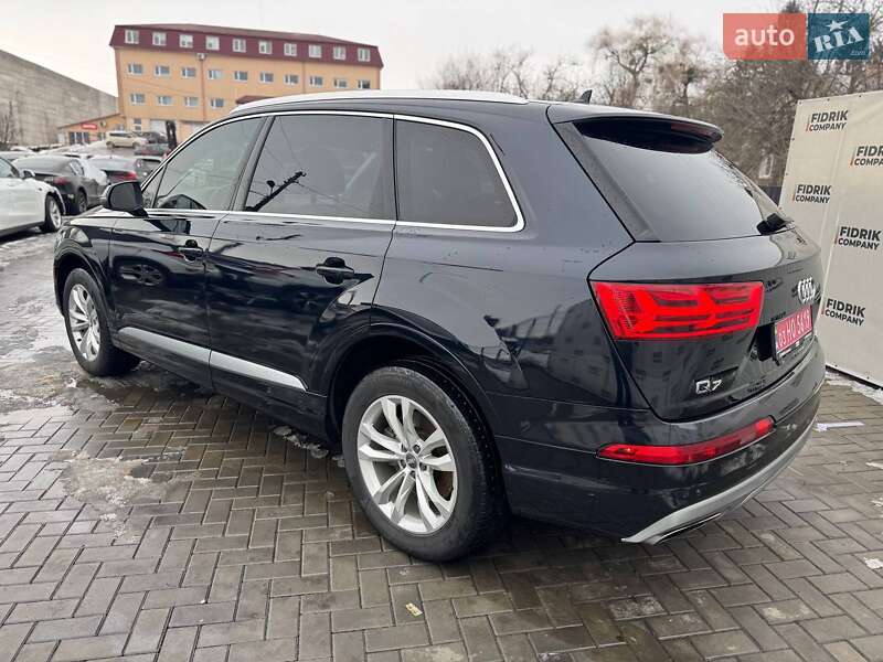 Позашляховик / Кросовер Audi Q7 2016 в Луцьку