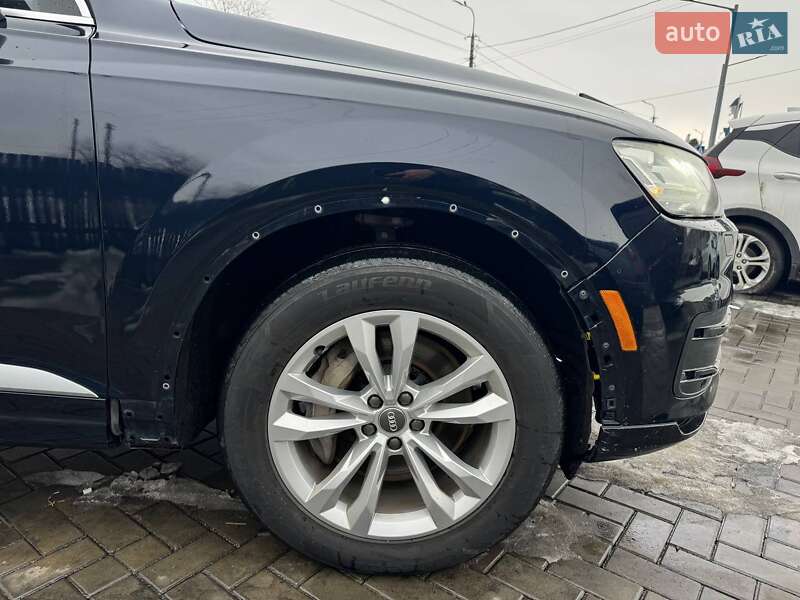 Позашляховик / Кросовер Audi Q7 2016 в Луцьку