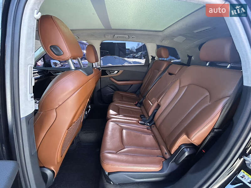Позашляховик / Кросовер Audi Q7 2016 в Луцьку