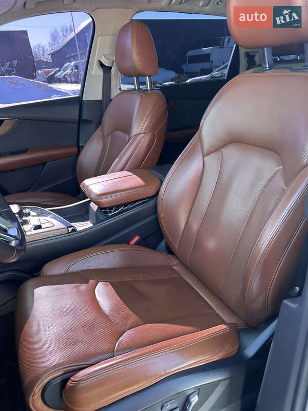 Позашляховик / Кросовер Audi Q7 2016 в Луцьку