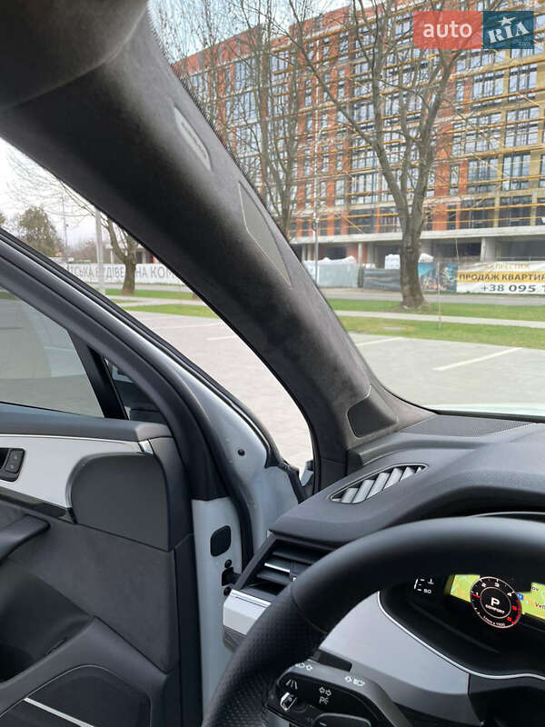 Позашляховик / Кросовер Audi Q7 2015 в Ужгороді