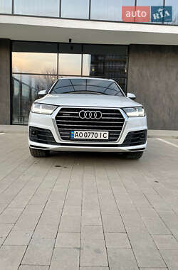 Позашляховик / Кросовер Audi Q7 2015 в Ужгороді