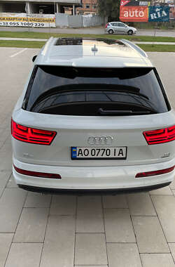 Позашляховик / Кросовер Audi Q7 2015 в Ужгороді