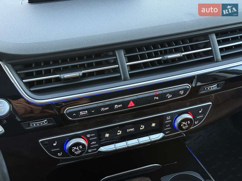 Позашляховик / Кросовер Audi Q7 2016 в Харкові