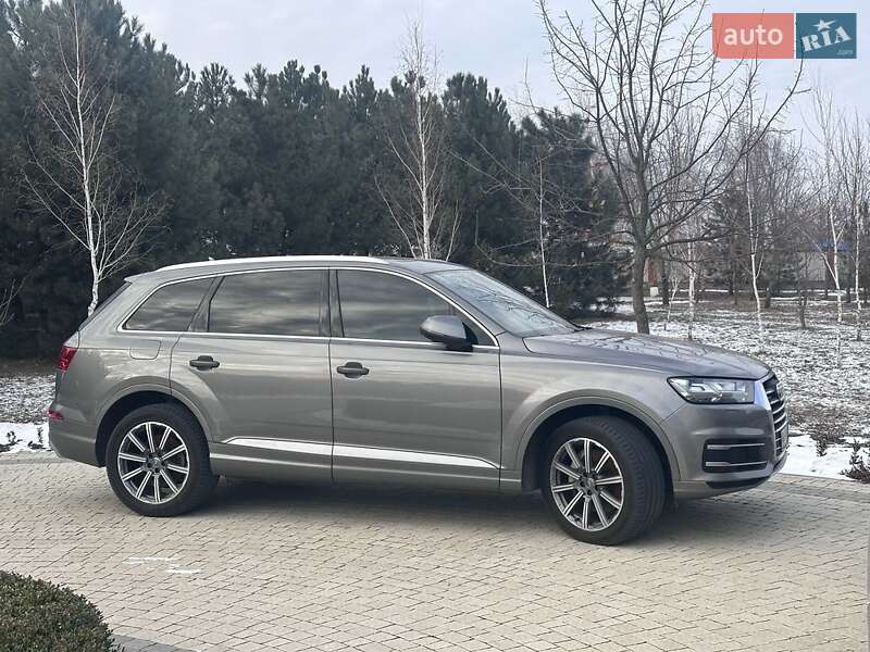 Audi Q7 2016