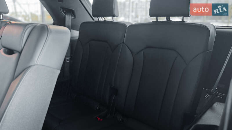 Внедорожник / Кроссовер Audi Q7 2019 в Ровно