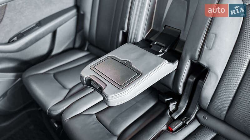 Внедорожник / Кроссовер Audi Q7 2019 в Ровно