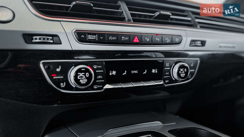 Внедорожник / Кроссовер Audi Q7 2019 в Ровно