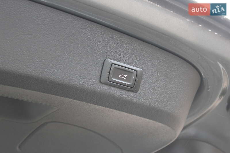 Внедорожник / Кроссовер Audi Q7 2015 в Ровно