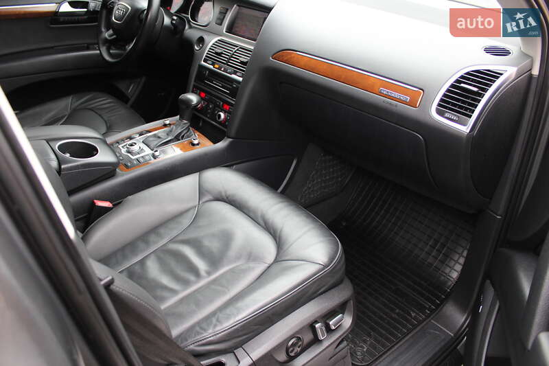 Внедорожник / Кроссовер Audi Q7 2015 в Ровно