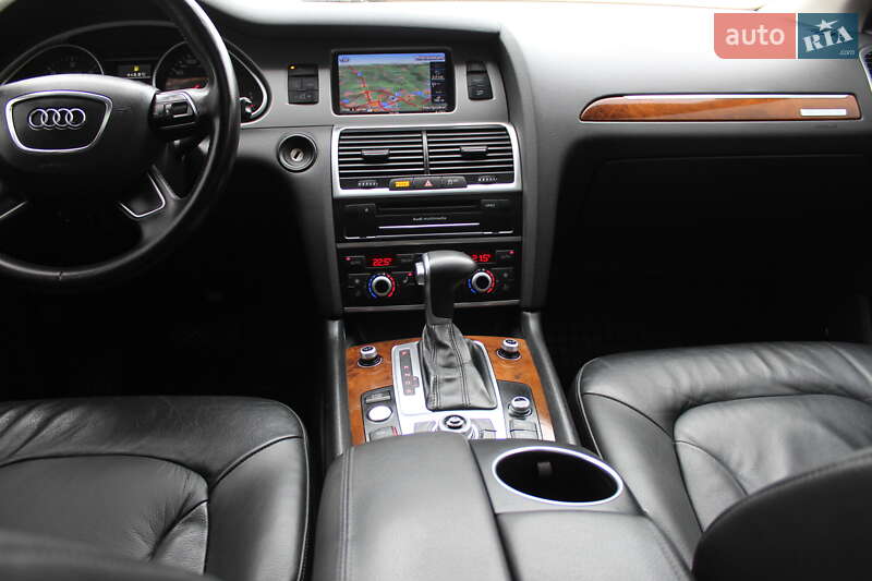 Внедорожник / Кроссовер Audi Q7 2015 в Ровно