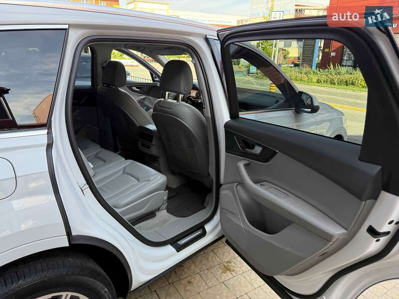 Позашляховик / Кросовер Audi Q7 2018 в Львові