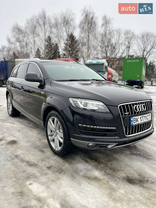 Внедорожник / Кроссовер Audi Q7 2012 в Березному