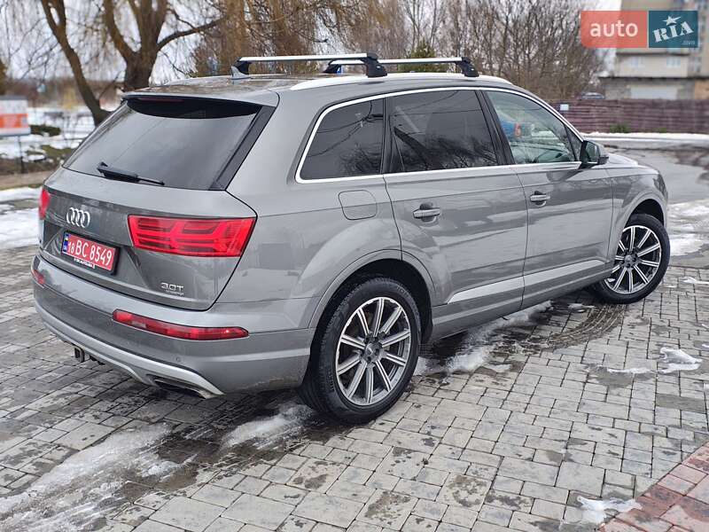 Внедорожник / Кроссовер Audi Q7 2017 в Ровно