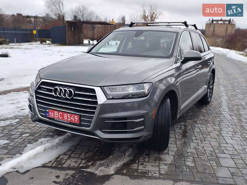 Внедорожник / Кроссовер Audi Q7 2017 в Ровно