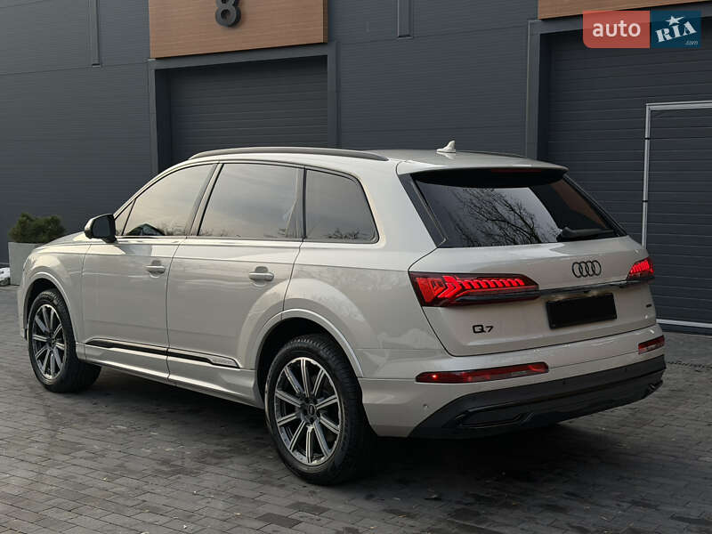 Позашляховик / Кросовер Audi Q7 2023 в Києві