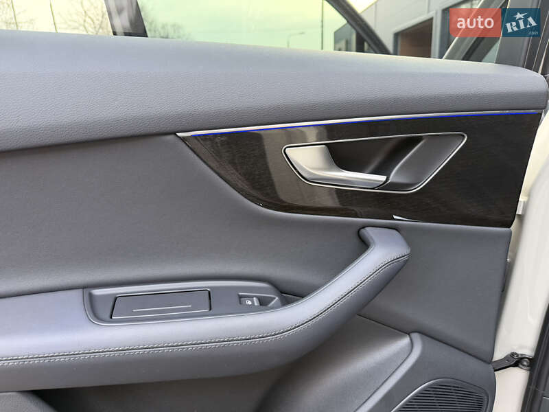 Позашляховик / Кросовер Audi Q7 2023 в Києві