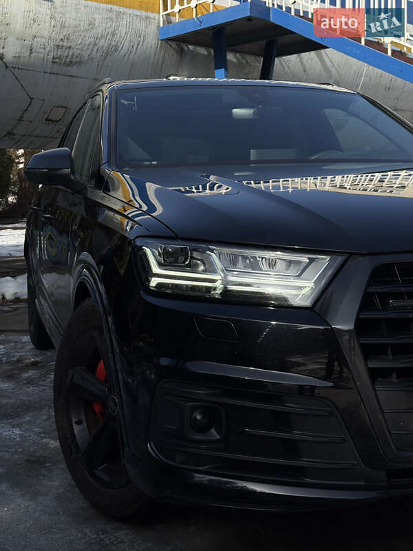 Позашляховик / Кросовер Audi Q7 2018 в Луцьку