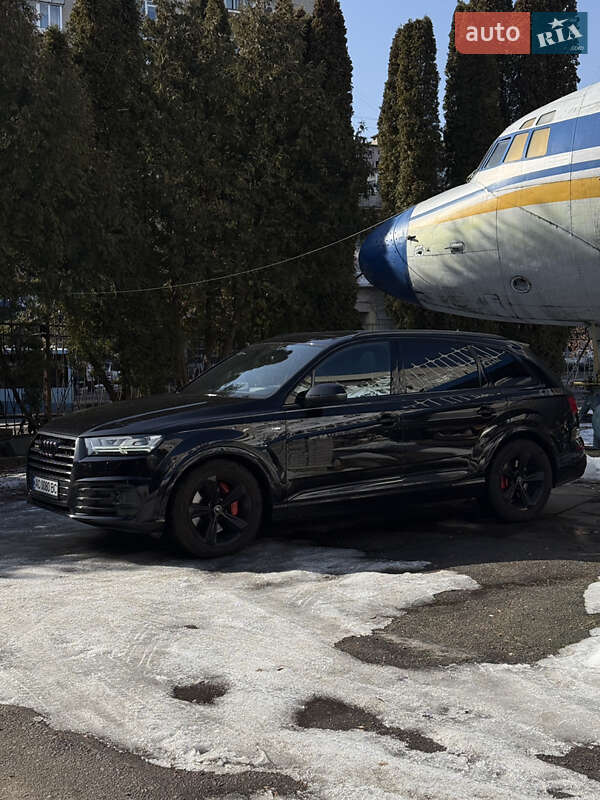 Позашляховик / Кросовер Audi Q7 2018 в Луцьку
