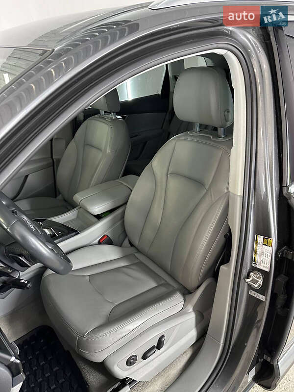 Позашляховик / Кросовер Audi Q7 2018 в Рівному