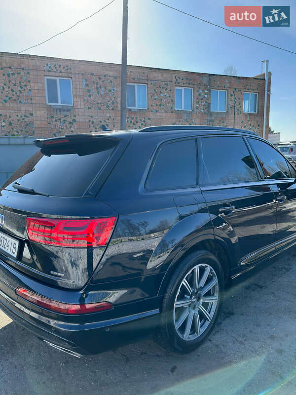 Внедорожник / Кроссовер Audi Q7 2017 в Житомире