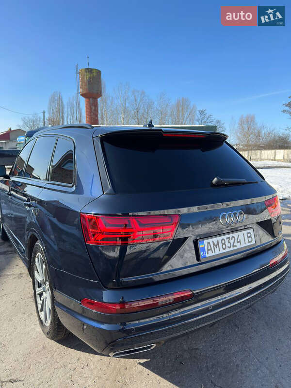Внедорожник / Кроссовер Audi Q7 2017 в Житомире