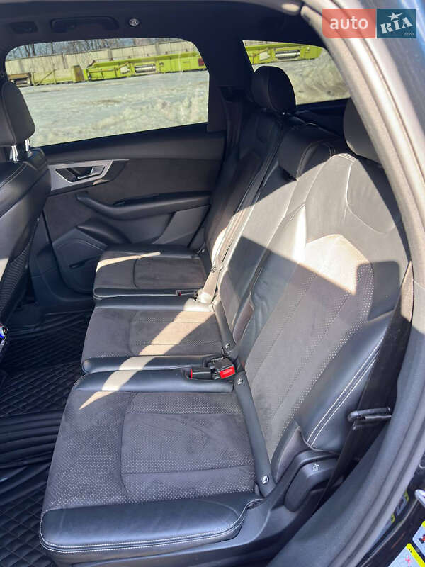 Внедорожник / Кроссовер Audi Q7 2017 в Житомире