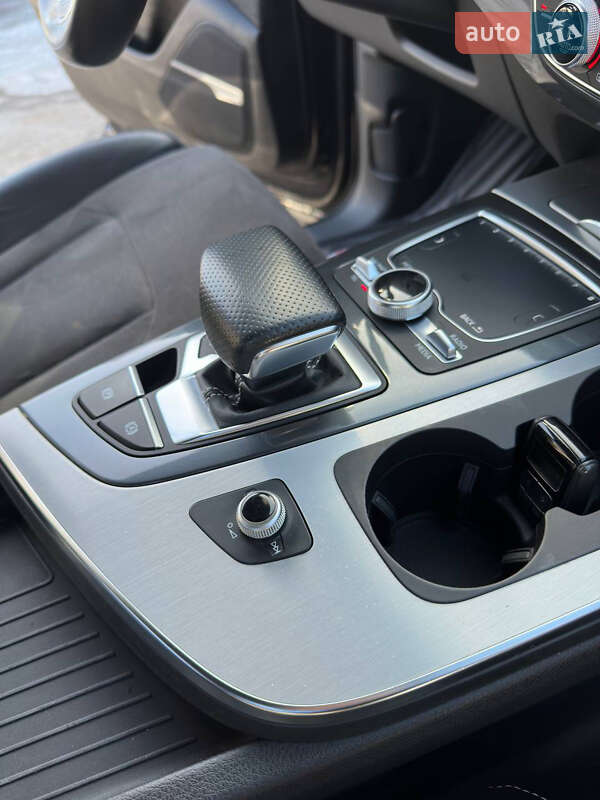 Внедорожник / Кроссовер Audi Q7 2017 в Житомире