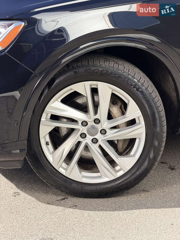 Внедорожник / Кроссовер Audi Q7 2019 в Киеве