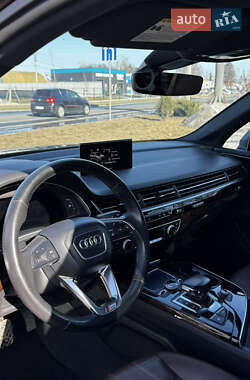 Позашляховик / Кросовер Audi Q7 2016 в Умані